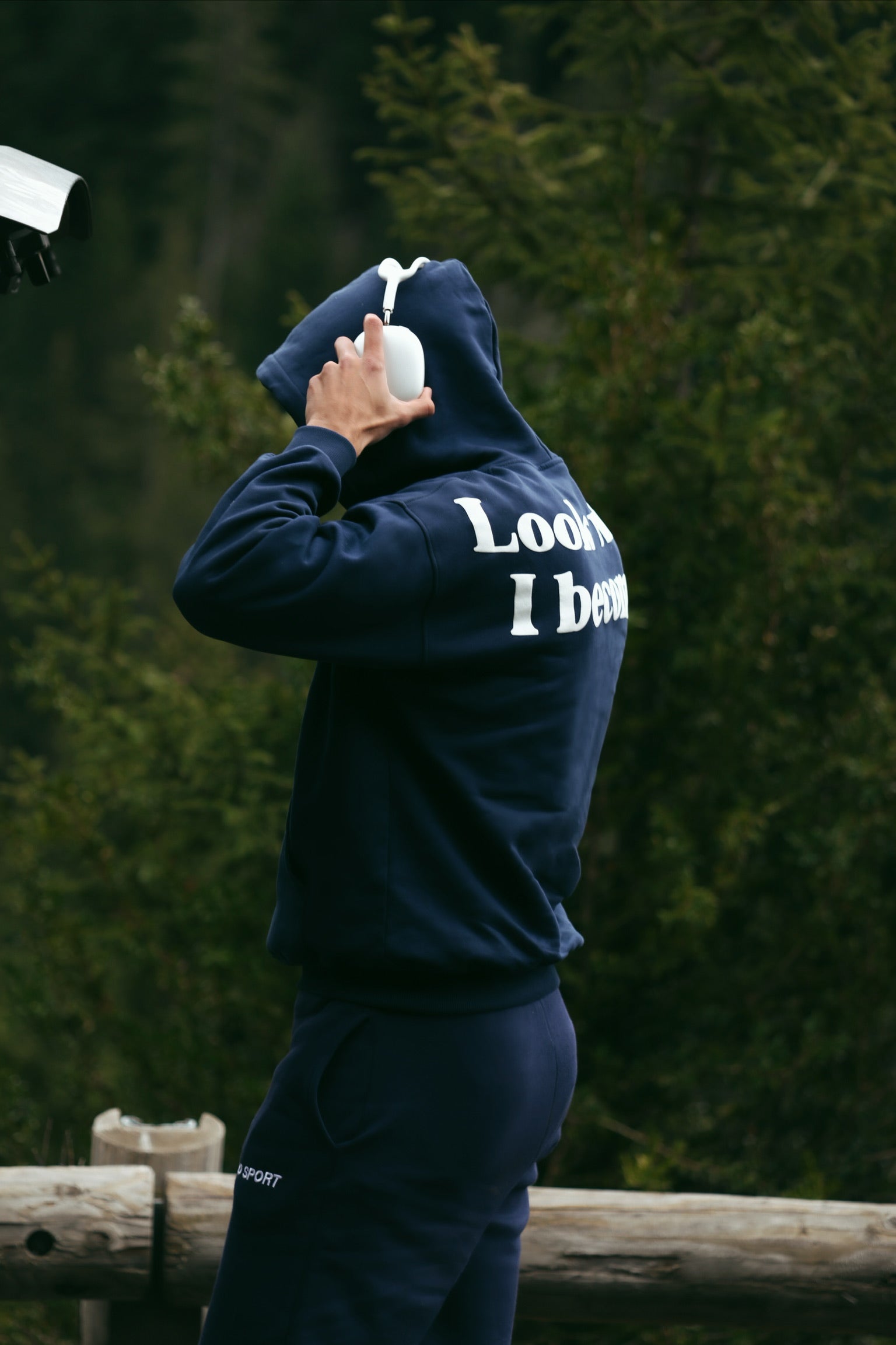 Le Hoodie Galbo Sport - Look What I Become