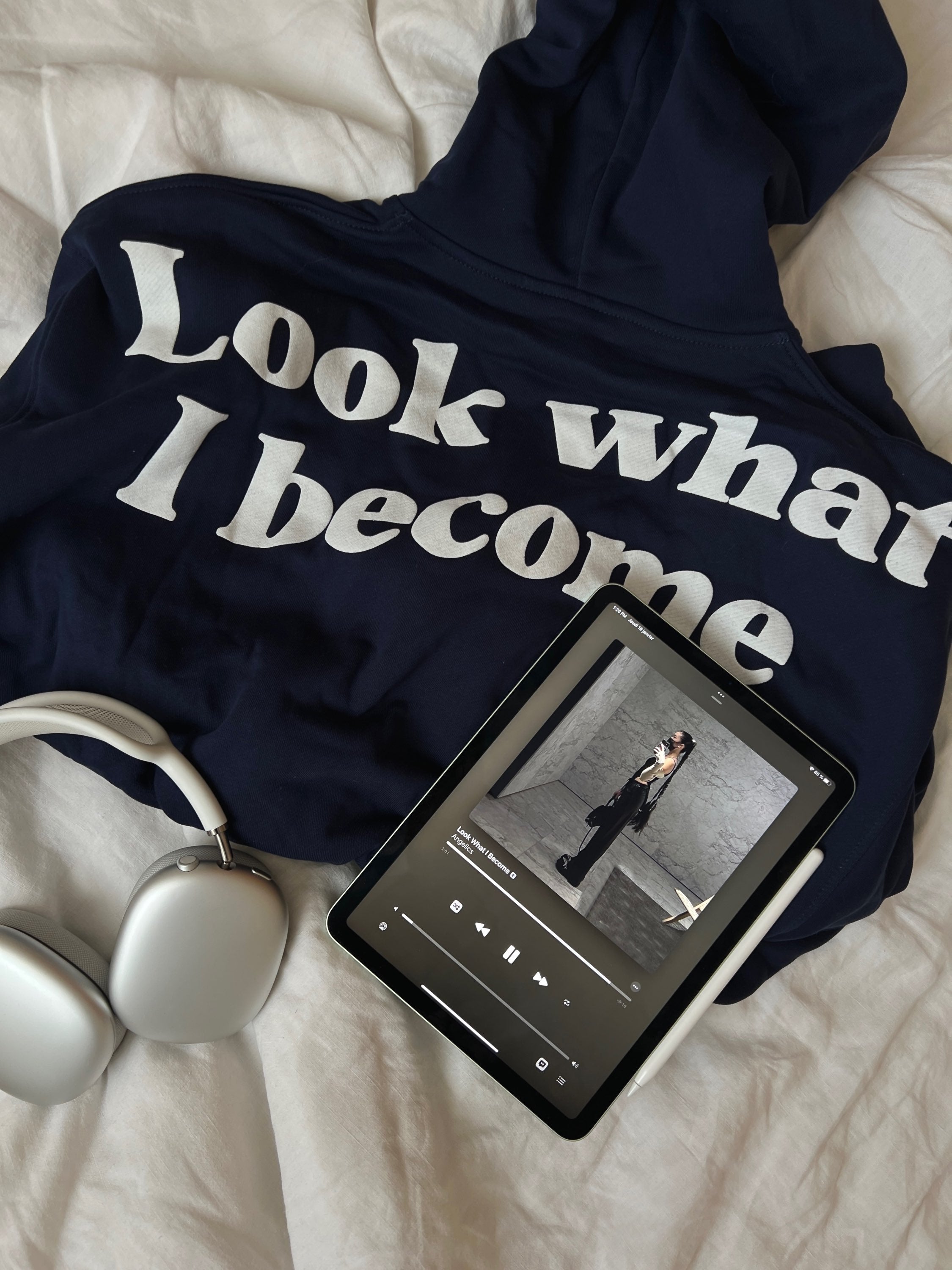 Le Hoodie Galbo Sport - Look What I Become